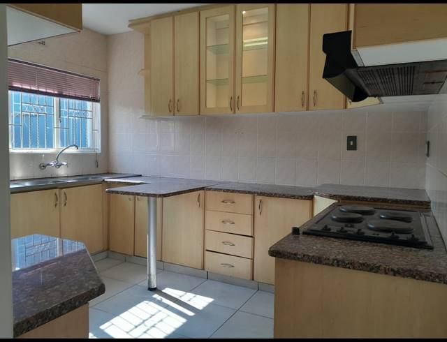 3 BEDROOM DUPLEX FOR SALE IN VERULAM CENTRAL